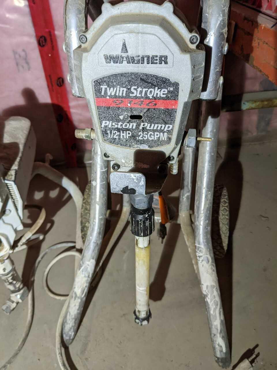 Lot of Piston Pump paint sprayer - PROCESS EQUIPMENT