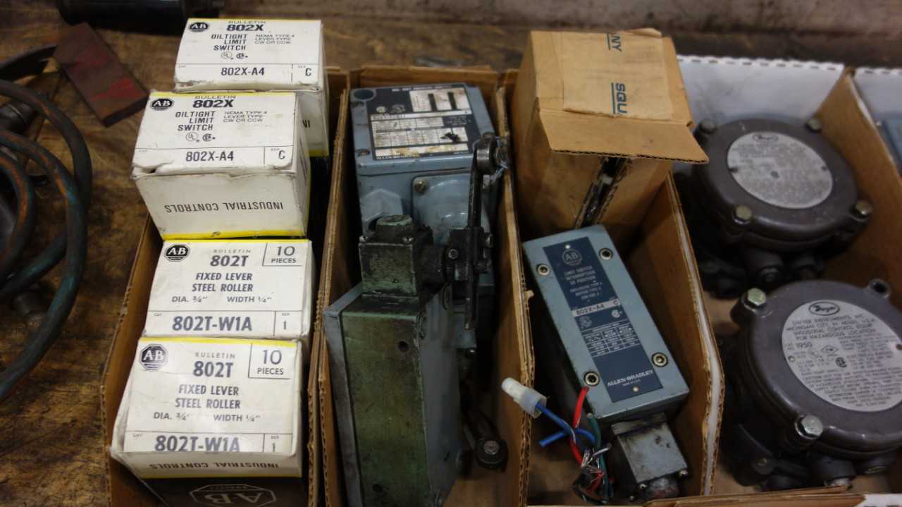 LOT OF 12 TOTES OF ASSORTED ELECTRICAL CONTROLS SWITCHES - ELECTRICAL COMPONENTS