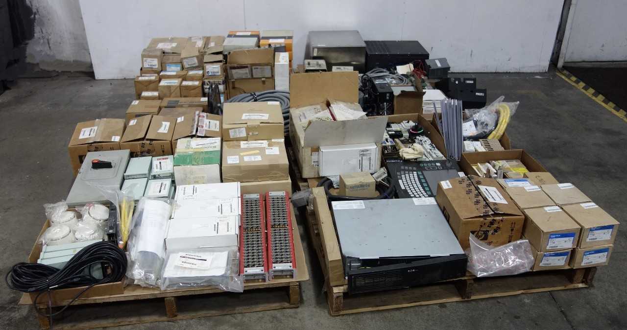 4 PALLETS OF ASSORTED ELECTRICAL EQUIPMENT - ELECTRICAL COMPONENTS