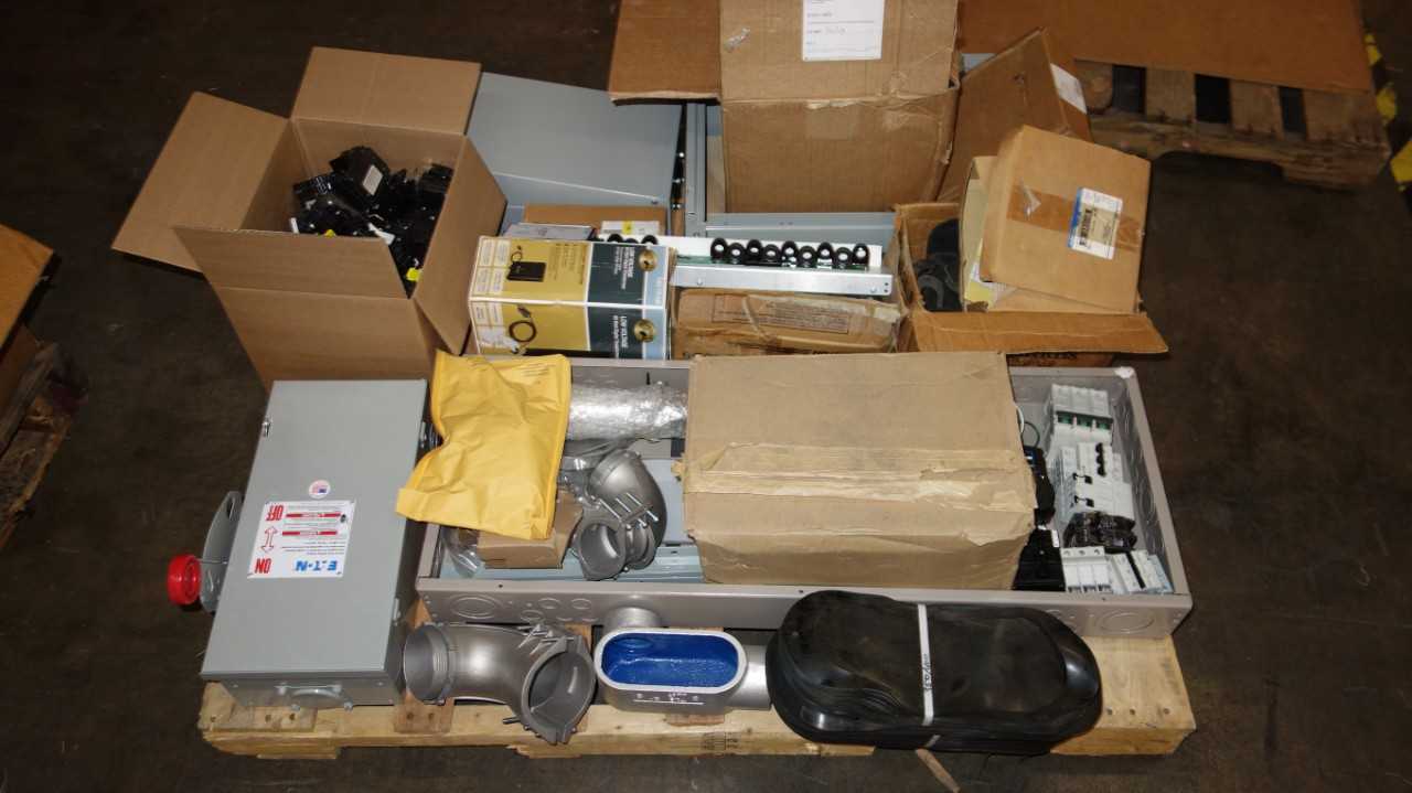 1 PALLET OF ASSORTED EATON ELECTRIC PARTS, BREAKERS - CIRCUIT BREAKERS