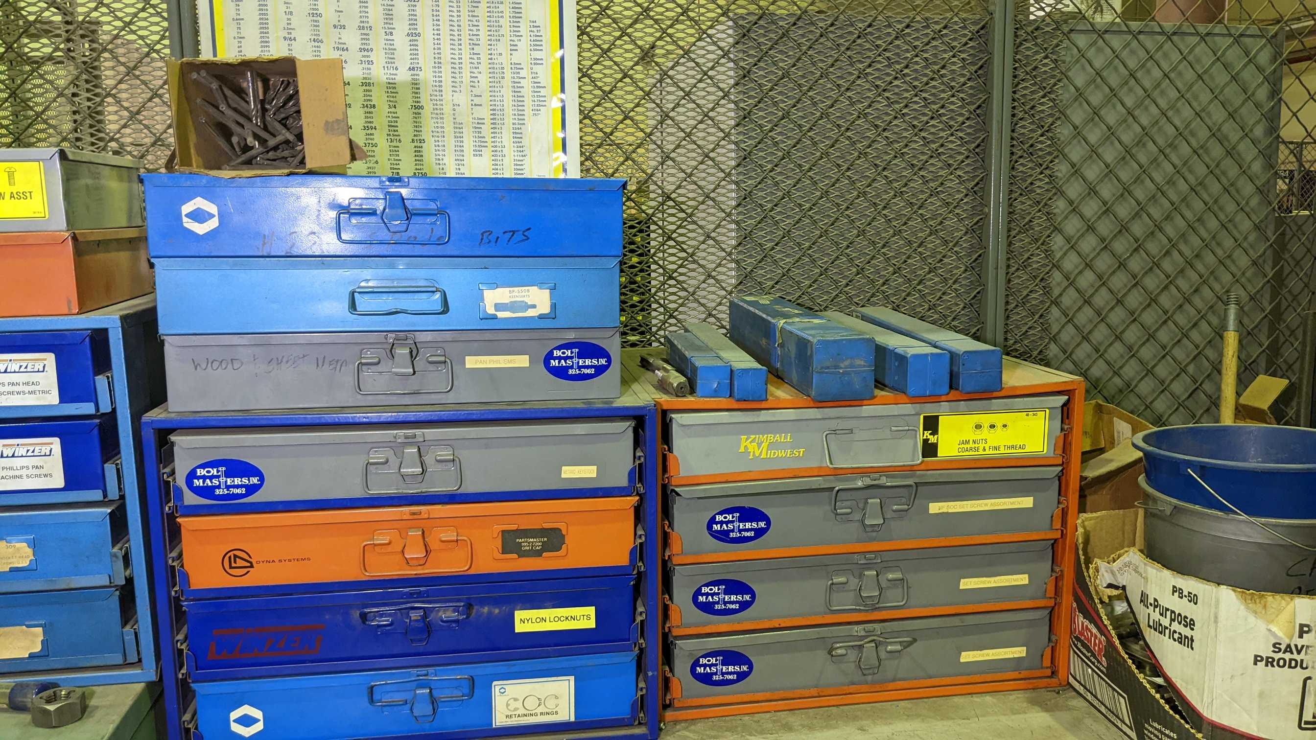 LOT OF 7X 4 DRAWER TOOL CHESTS WITH CONTENTS - WORKHOLDING
