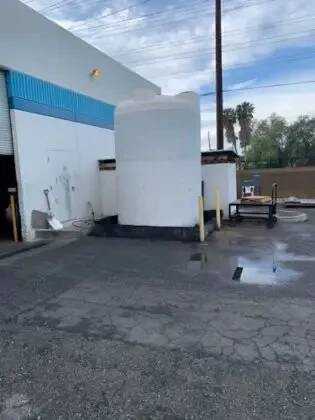 4000 Gallon Poly Tank in Great Condition - MISCELLANEOUS