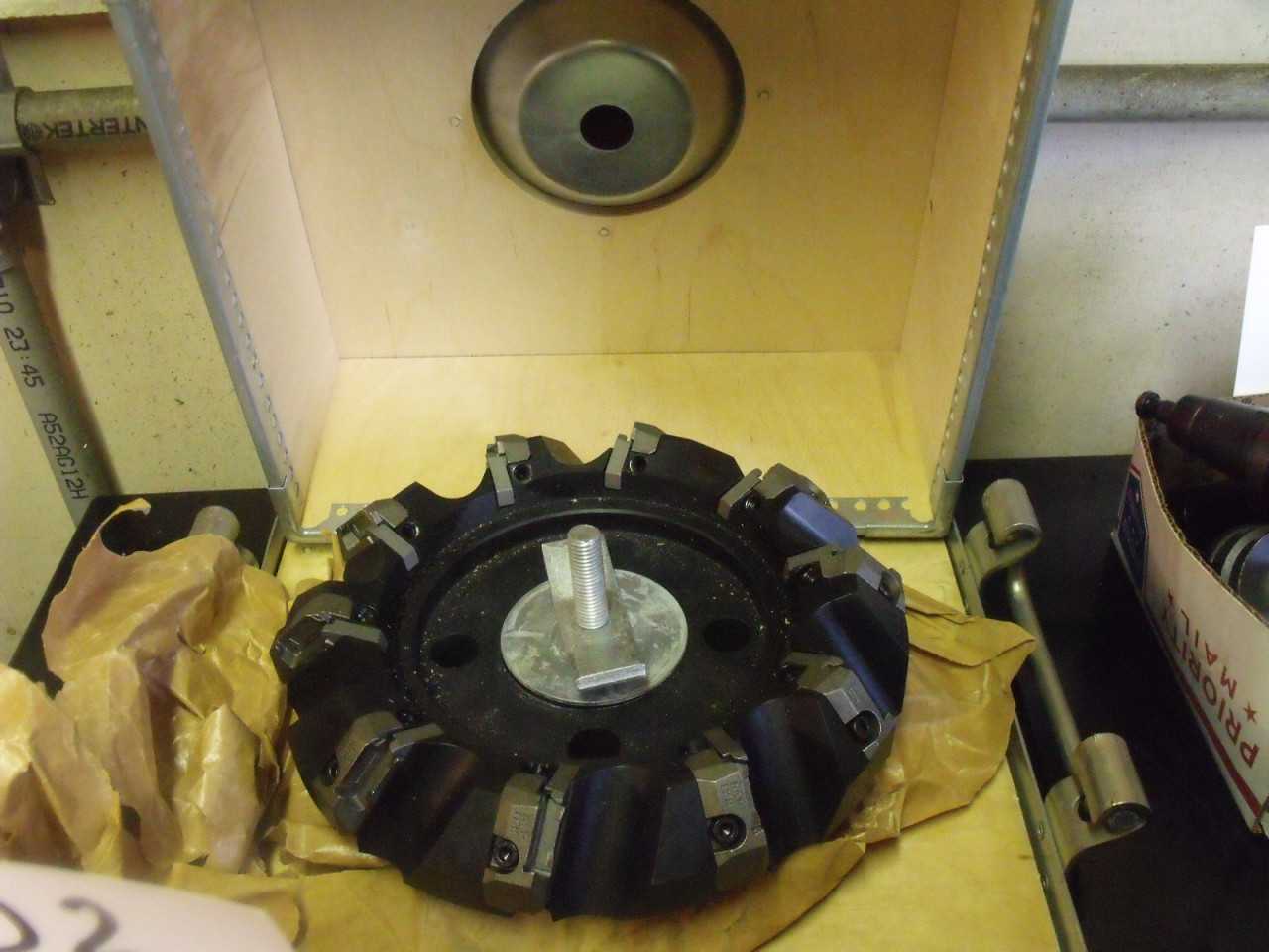 NIB Sandvik RA260.7-200-40 T-Max 8 inch milling cutter - END MILLS