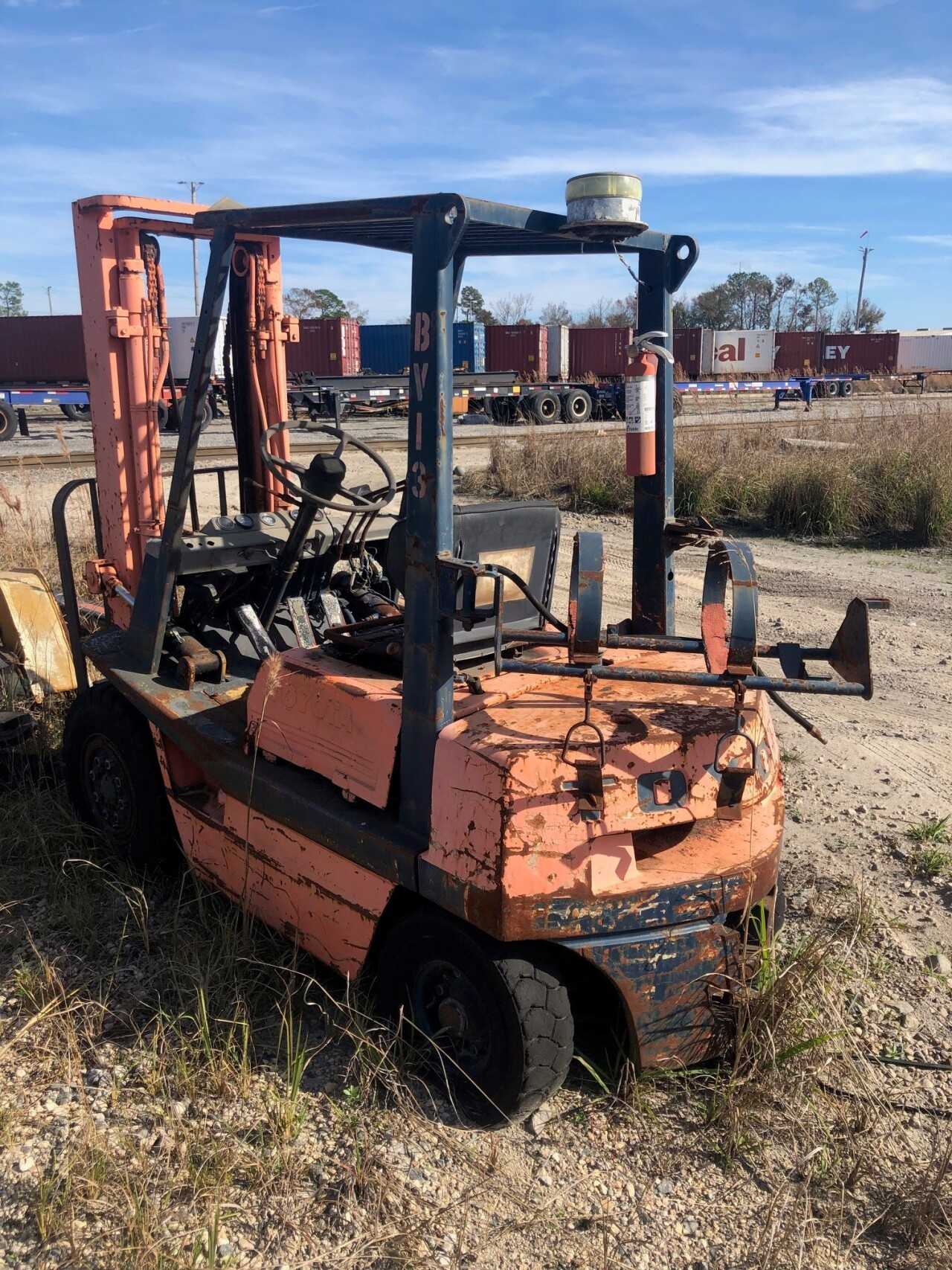 Toyota Forklift - FORKLIFTS