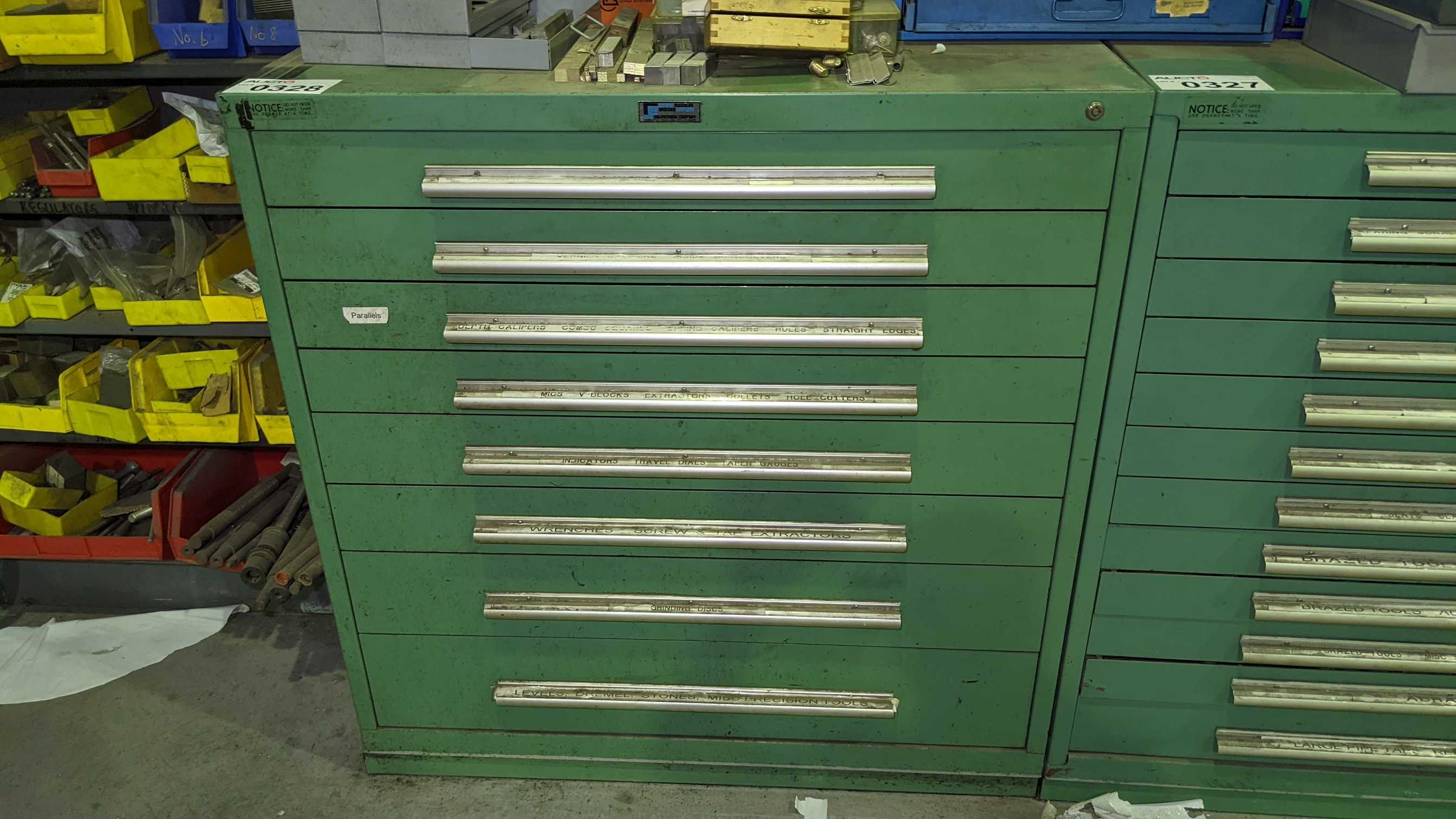 RACK ENGINEERING COMPANY 8 DRAWER TOOL CHEST WITH CONTENTS - MACHINING ACCESSORIES & TOOLING RACK ENGINEERING COMPANY 8 DRAWER TOOL CHEST WITH CONTENTS - MACHINING ACCESSORIES & TOOLING