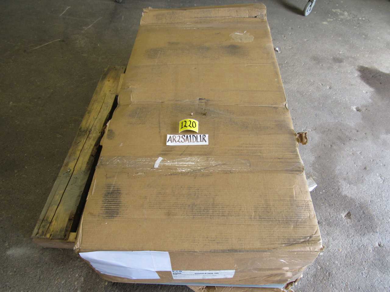 Eaton ARMS enclosed circuit breaker - CIRCUIT BREAKERS