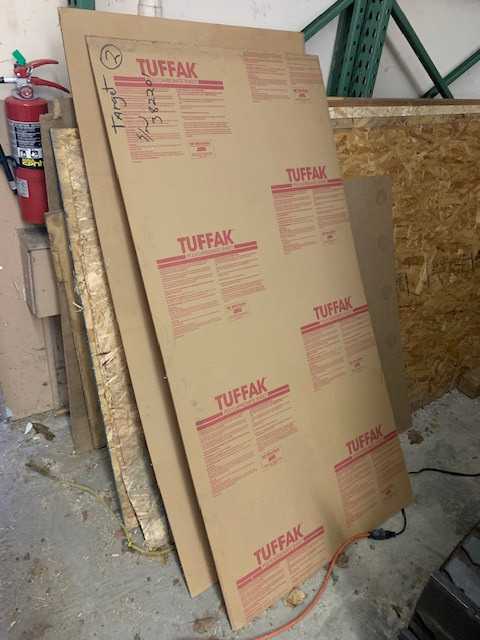 LOT OF 2 PLEXI GLASS SHEET 32 X 62-1/2 X 1/4IN - MISCELLANEOUS
