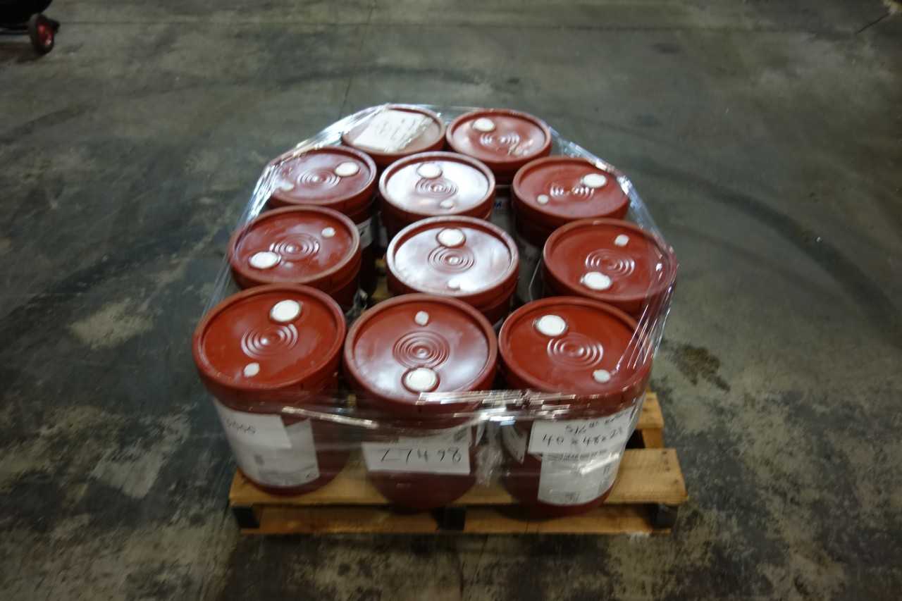 LOT OF 9 MOBIL DTE 10 EXCEL 32 HYDRAULIC OIL 5-GALLON - ELECTRIC POWER TOOLS
