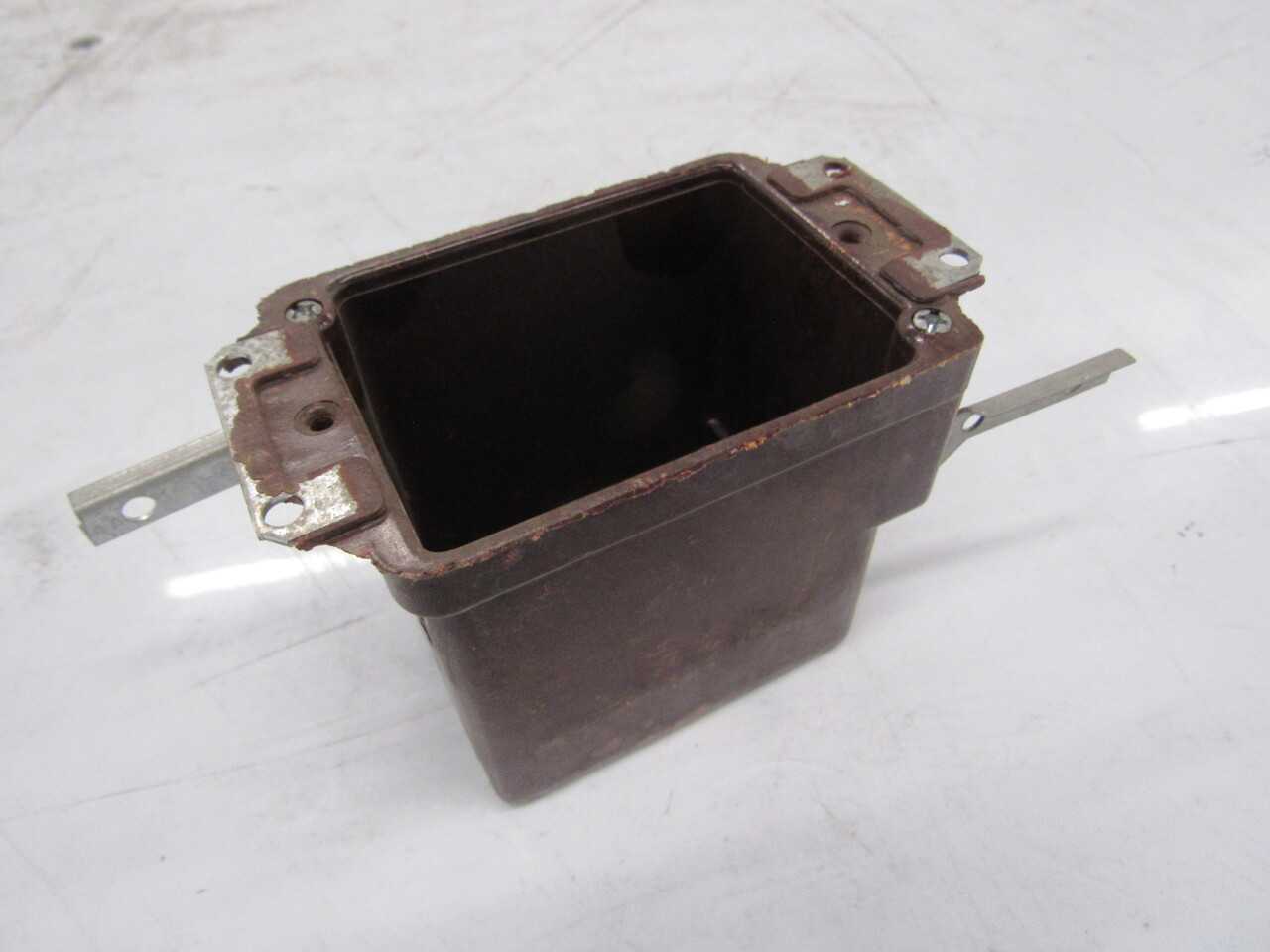 Quantity of 45x 6060-402 Electrical Conduit/Fittings - ELECTRICAL COMPONENTS