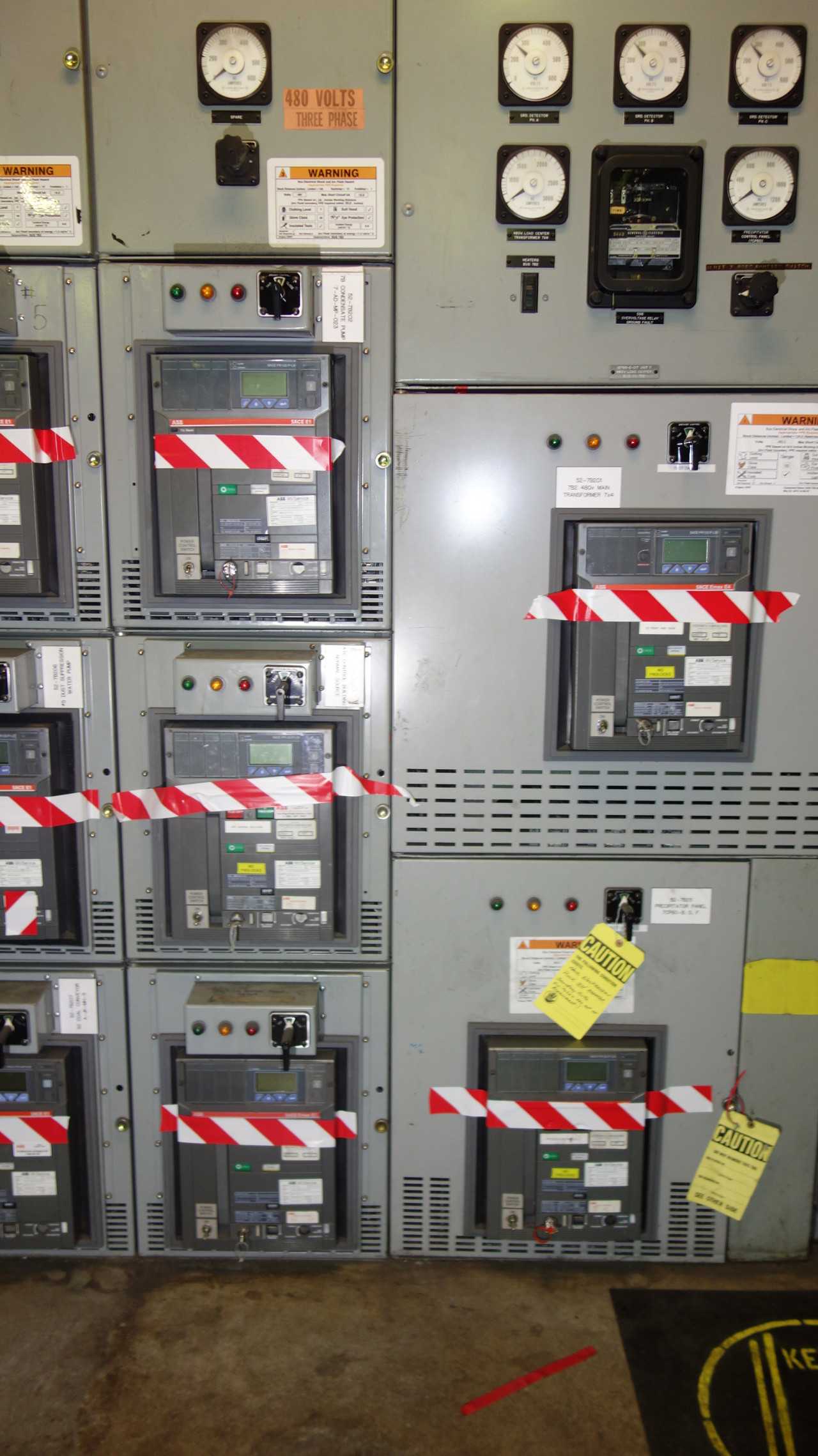X10 SECTIONS OF ABB SACE EMAX SWITCHGEAR BREAKER PANELS - SWITCHGEAR