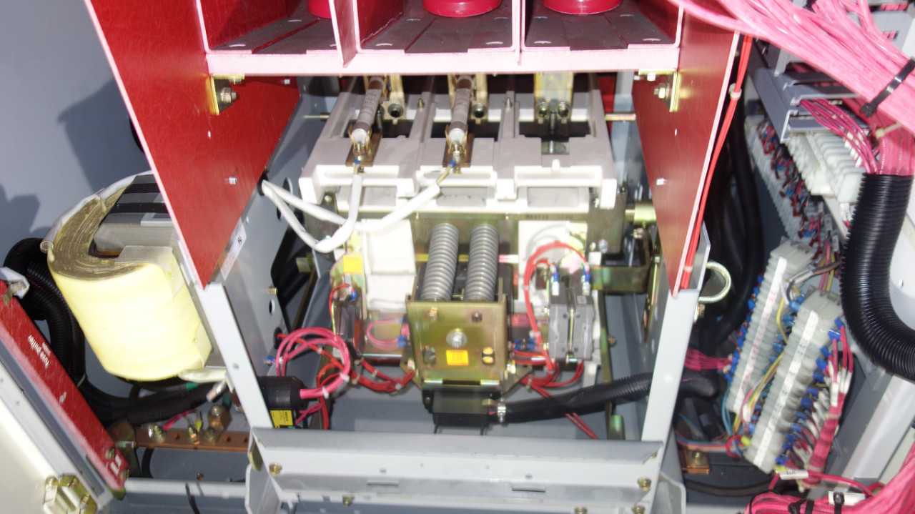 LOT OF 3 EATON SJA 720A 5KV-AC VACUUM AC CONTACTORS - CONTACTORS