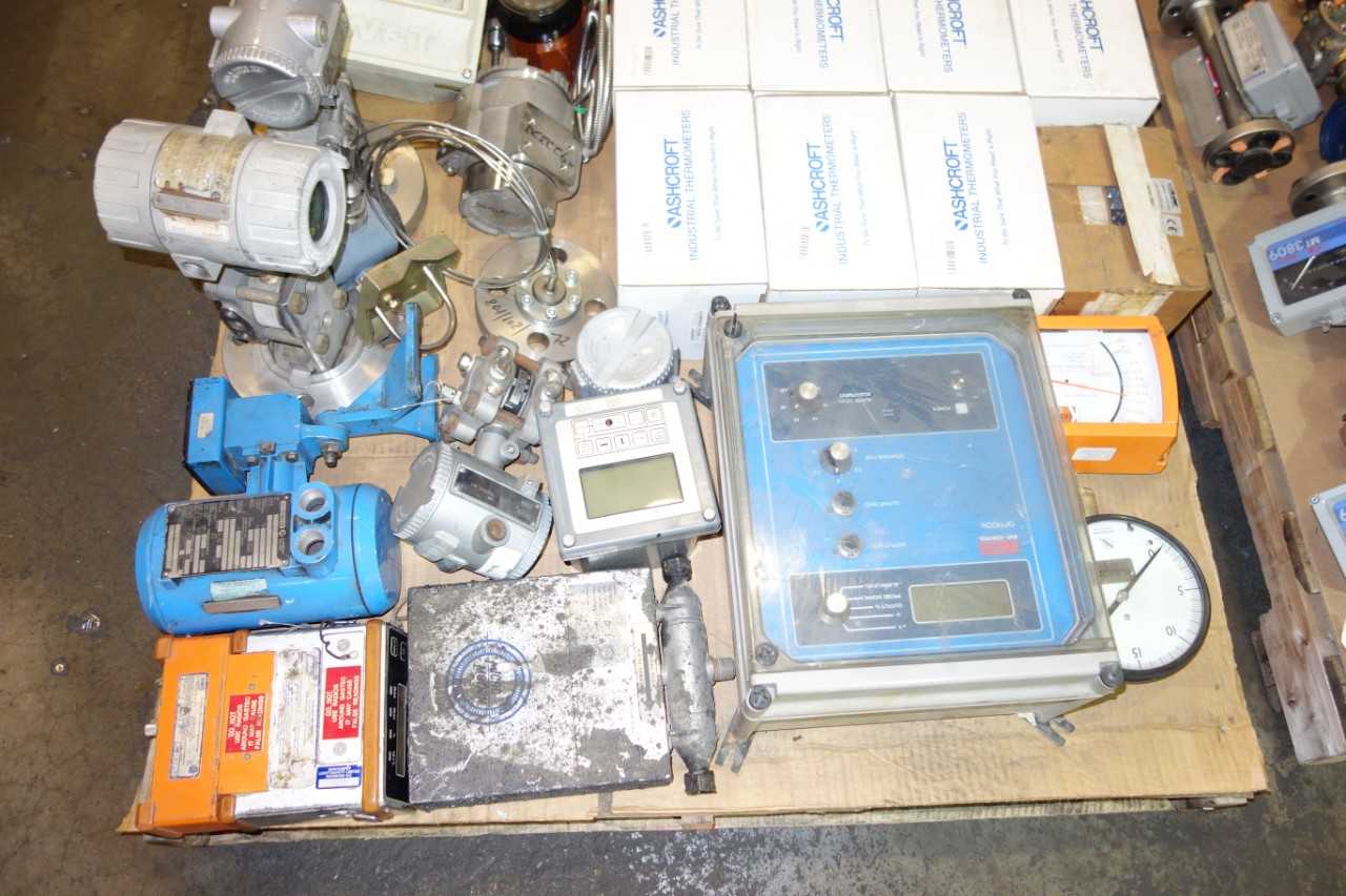 4 PALLETS OF ASSORTED TRANSMITTERS, SENSORS, FLOW METERS, ANALYZERS, CONTROLS, GAUGES, THERMOCOUPLE AND ACCESSORIES - ELECTRICAL COMPONENTS