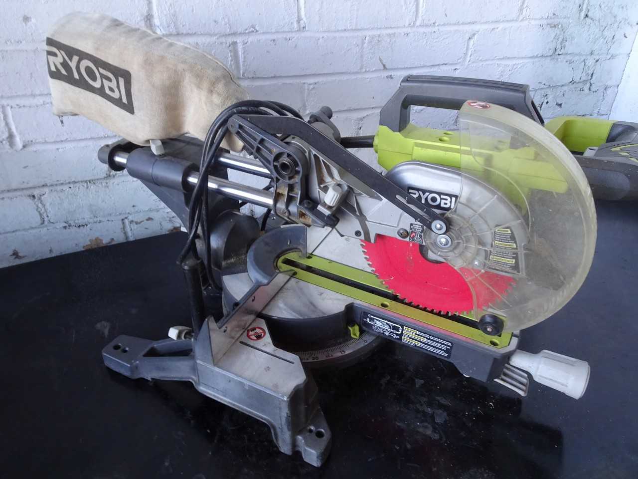 RYOBI Miter saw - Great condition - ELECTRIC POWER TOOLS