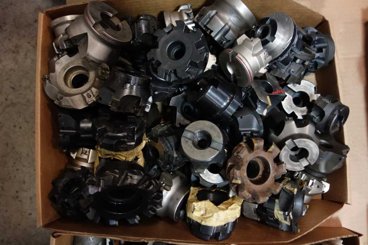 LOT OF ASSORTED SURFACE MILLS AND CUTTERS - TANGMILL, KENNAMETAL, SANDVIK - MACHINING ACCESSORIES & TOOLING