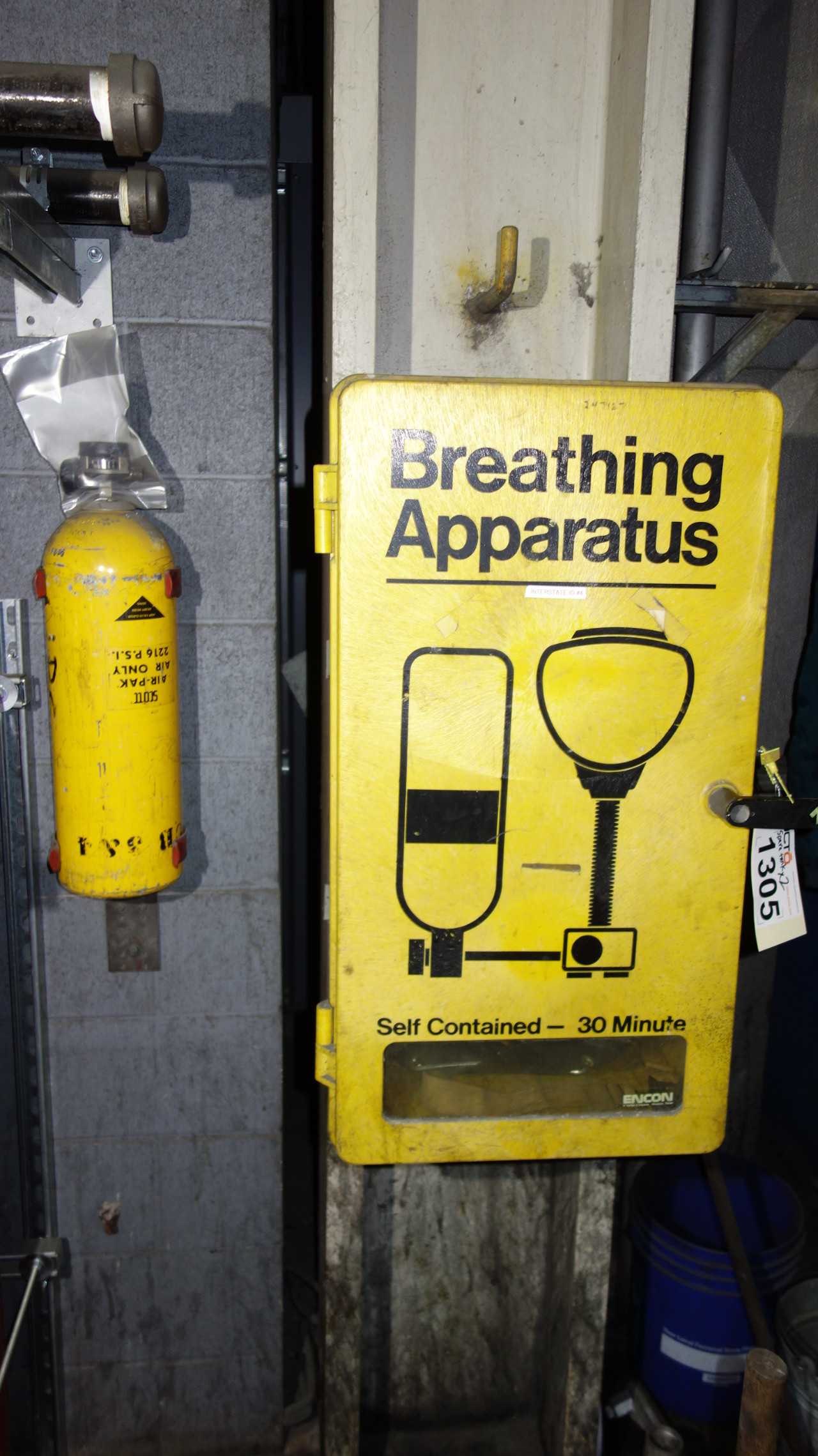 SCOTT SELF CONTAINED BREATHING APPARATUS WITH TANK - PROCESS EQUIPMENT