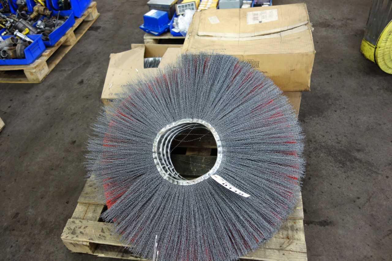 1 PALLET OF ASSORTED SWEEPER BRUSHES - PLANT & FACILITY