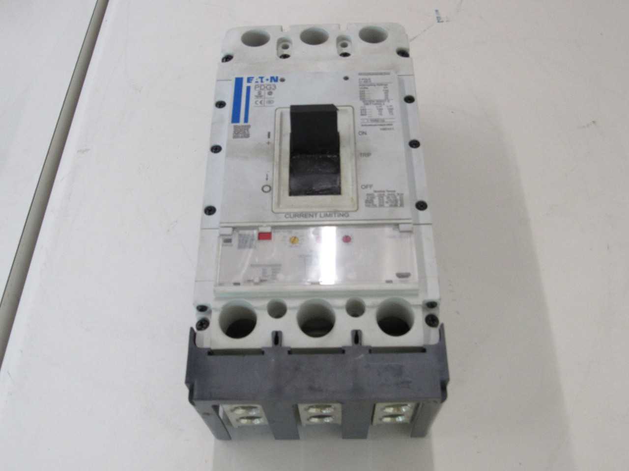 [SALVAGE - FOR PARTS ONLY] Eaton PDG33M0400B2NN MCCB PDG3 3P 400A - CIRCUIT BREAKERS