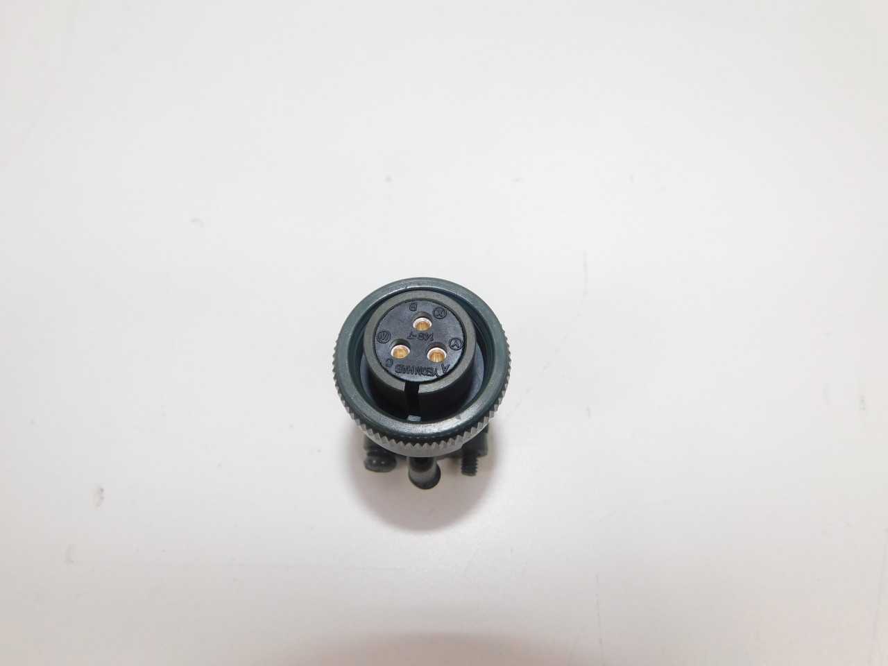 Lot of Quantity 150x C3106E14S-7SN Cable Accys - ELECTRICAL COMPONENTS