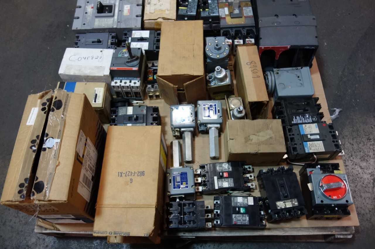 1 PALLET OF ASSORTED MOLDED CASE CIRCUIT BREAKERS, PRESSURE SWITCHES- GENERAL ELECTRIC, WESTINGHOUSE, FUJI - CIRCUIT BREAKERS
