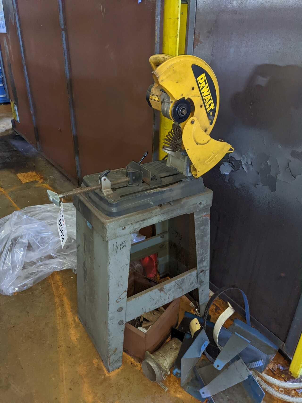 DEWALT DW871 120V-AC CHOP SAW - ELECTRIC POWER TOOLS