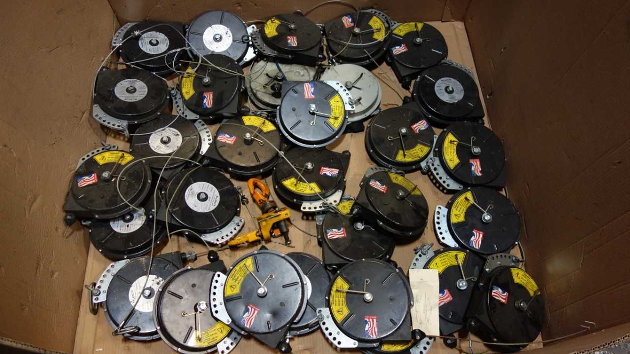 1 PALLET OF ASSORTED HUBBELL TOOL BALANCERS, EG-15, EG-03, EG-07 - ELECTRIC POWER TOOLS
