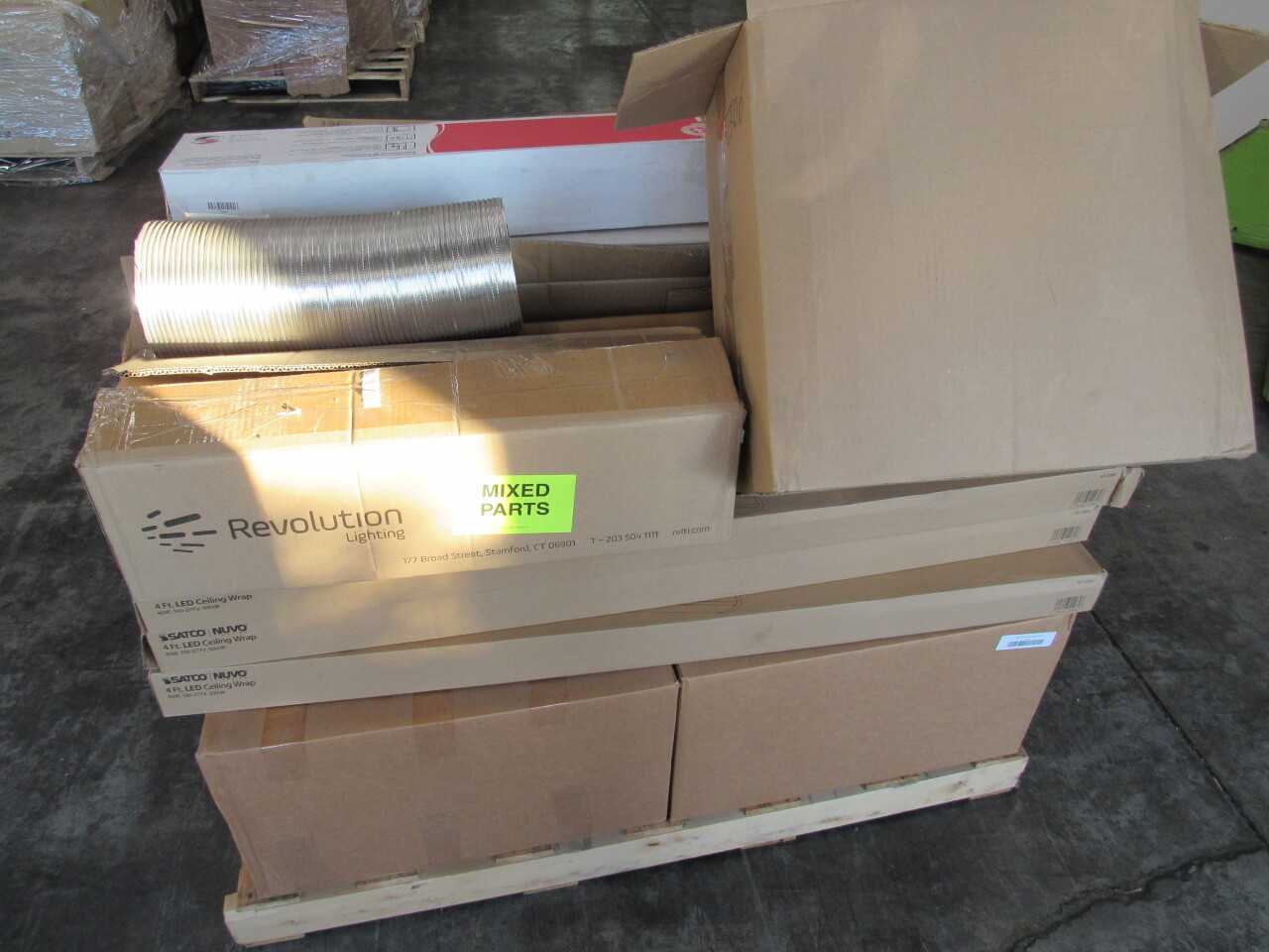 Pallet of 89x Assorted Lights, LEDs & HVAC - LIGHTING