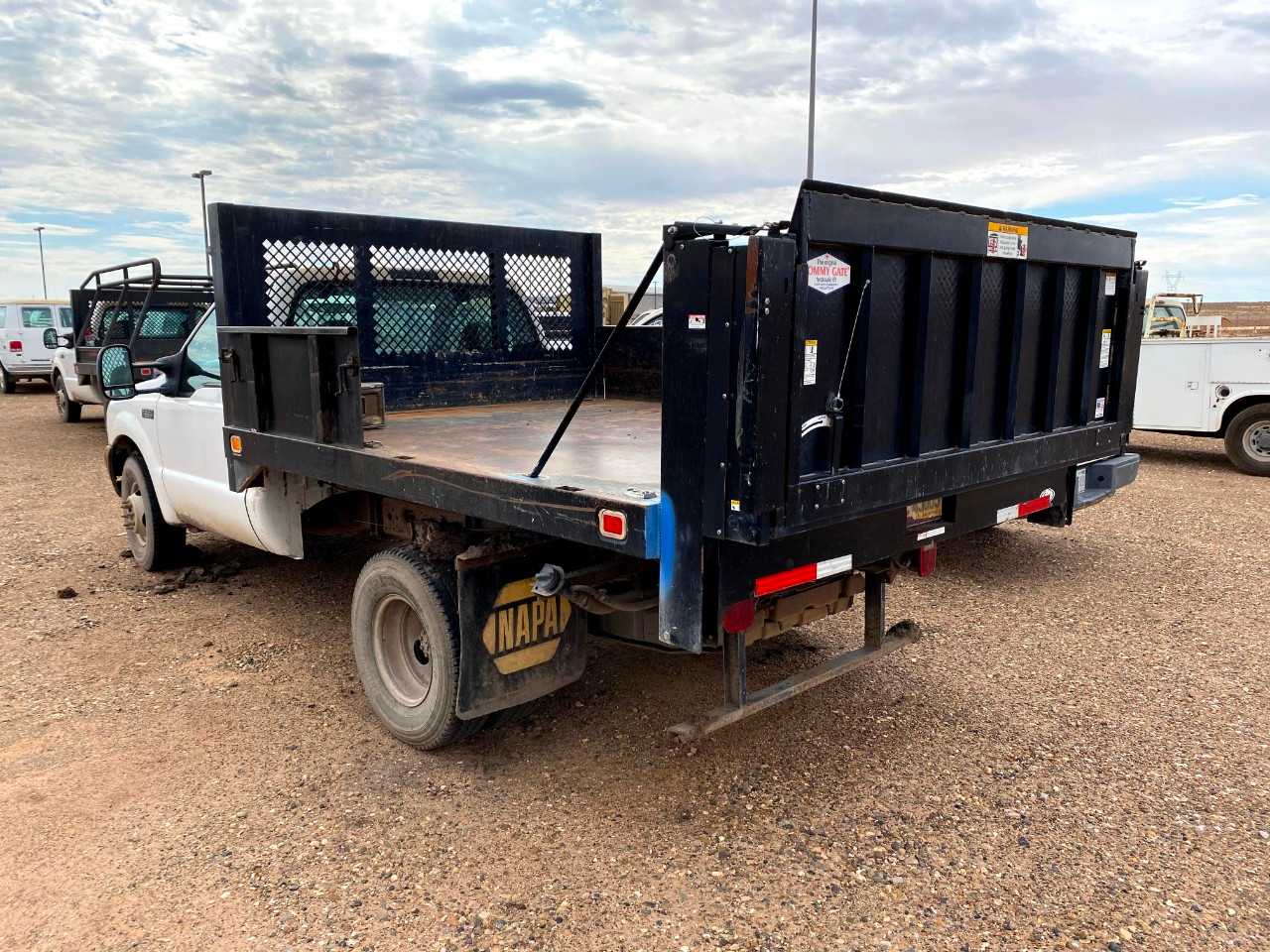 2003 Ford F-350 4X2 Regular Cab Pickup Truck w/ Lift Gate - HYDRO EXCAVATOR TRUCKS