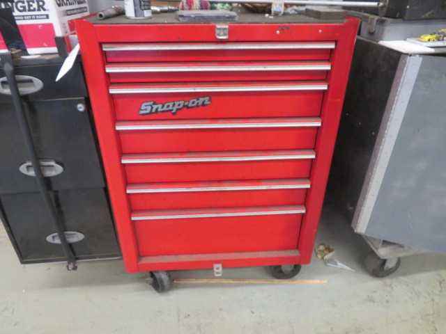 7 Drawer Tool Box Snap On with contents - MISCELLANEOUS