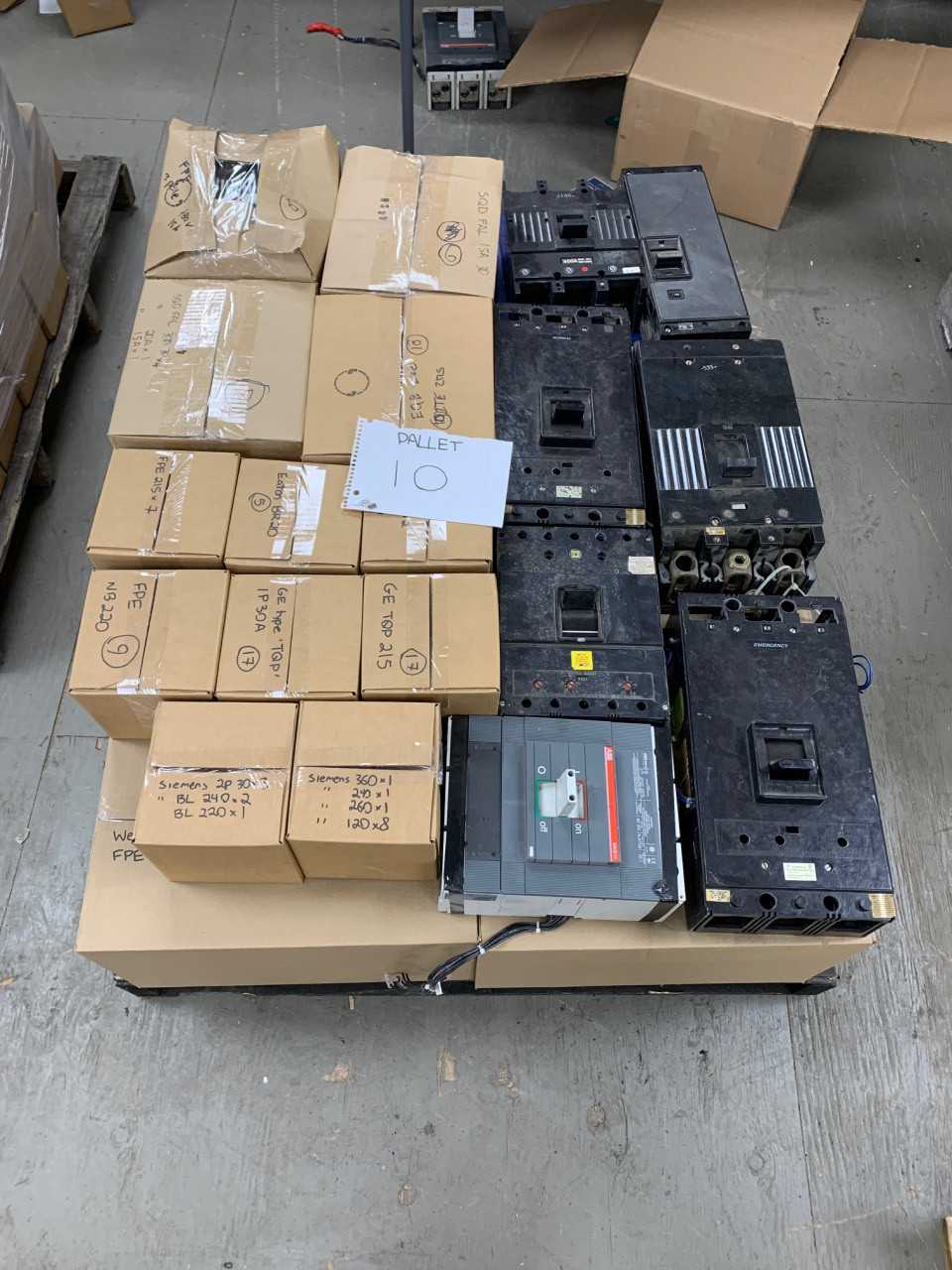 Assorted Pallet of Circuit Breakers - CIRCUIT BREAKERS