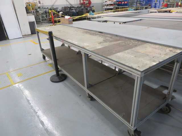Aluminum Table on wheels - MISCELLANEOUS
