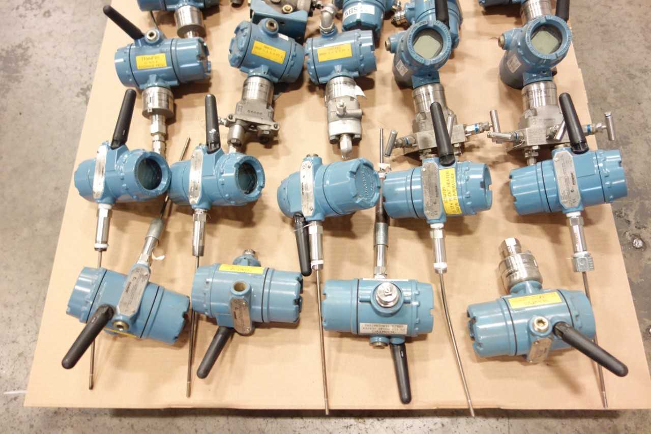 LOT OF ASSORTED WIRELESS TRANSMITTERS - INSTRUMENTATION