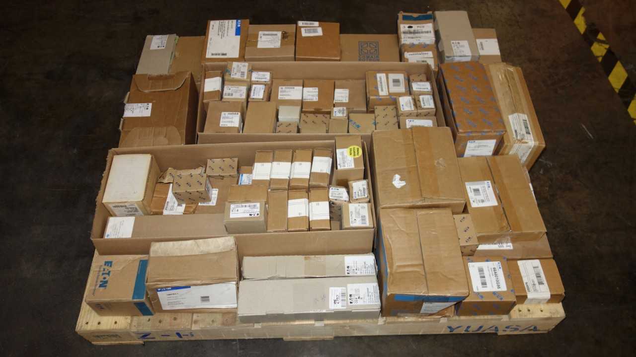 1 PALLET OF ASSORTED EATON ELECTRICAL, CONTACTOR PARTS - ELECTRICAL COMPONENTS