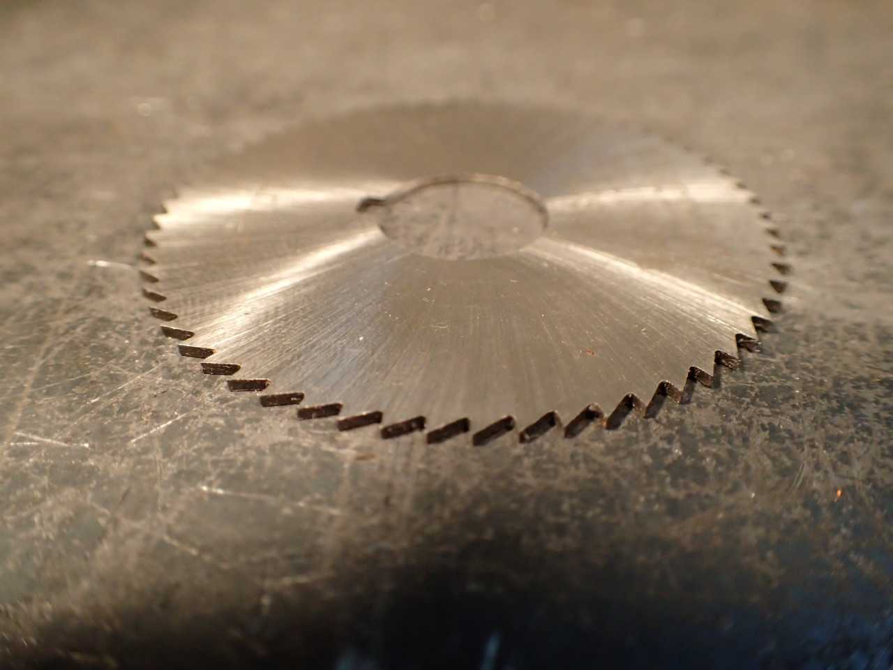 Martindale .040" x 2-1/2" Metal Slitting Saw for Stainless Steel 5/8" Arbor Hole - MILLING TOOLS
