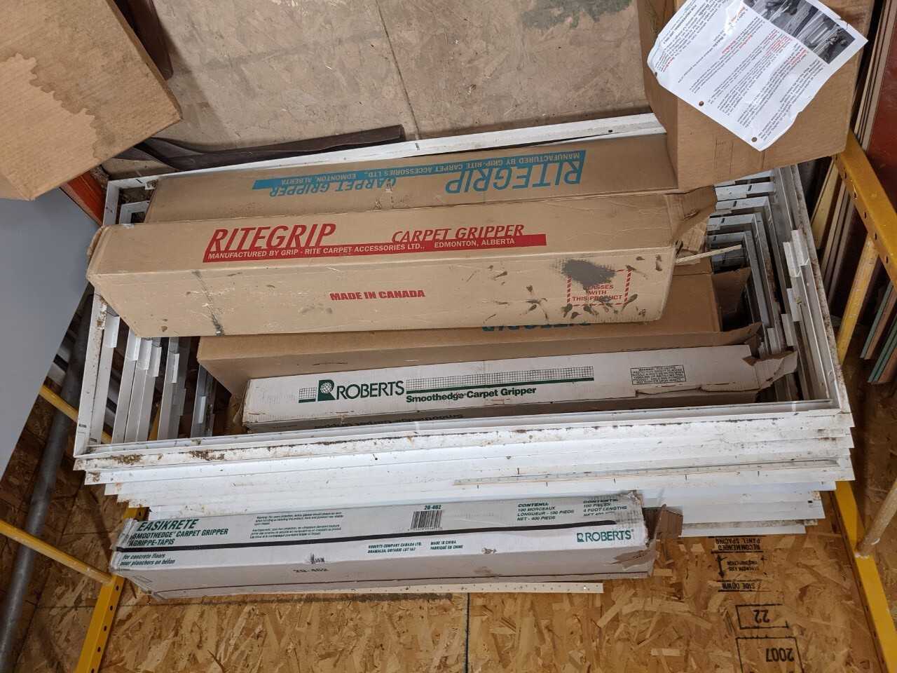 Lot of laminate flooring - MISCELLANEOUS