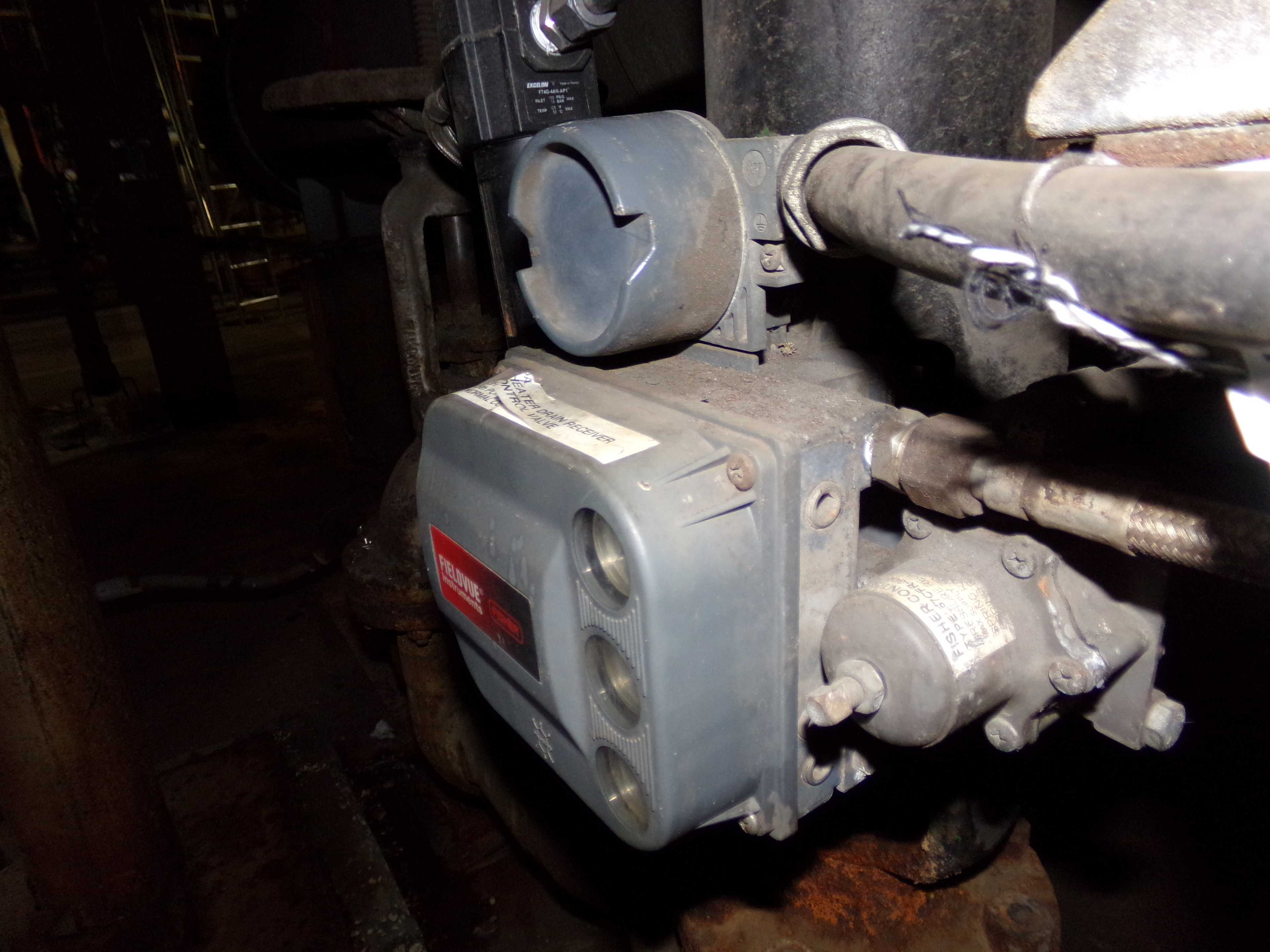 2002 FISHER CONTROLS DVC6010 FIELDVUE POSITIONER - CONTROL VALVE