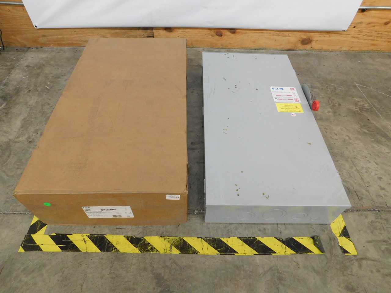 Lot of Quantity 1x DH165NRK Switches - ELECTRICAL COMPONENTS