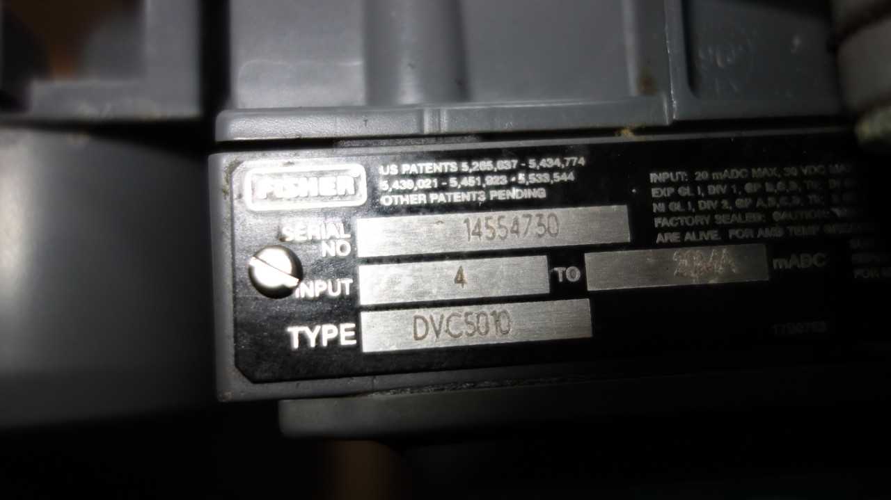 FISHER ET-657 1-1/2" STEEL CONTROL VALVE W/ DVC5010 POSITIONER - CONTROL VALVE
