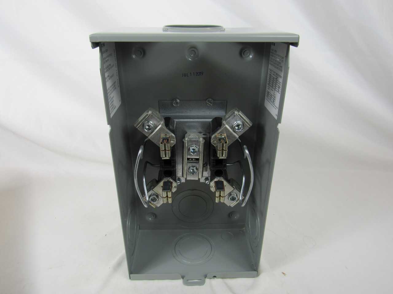 Quantity of 3 New Surplus Eaton UTRS202BCH Meter Socket Ringless 200A 600V 1Ph 4Jaws - INDUSTRIAL PARTS