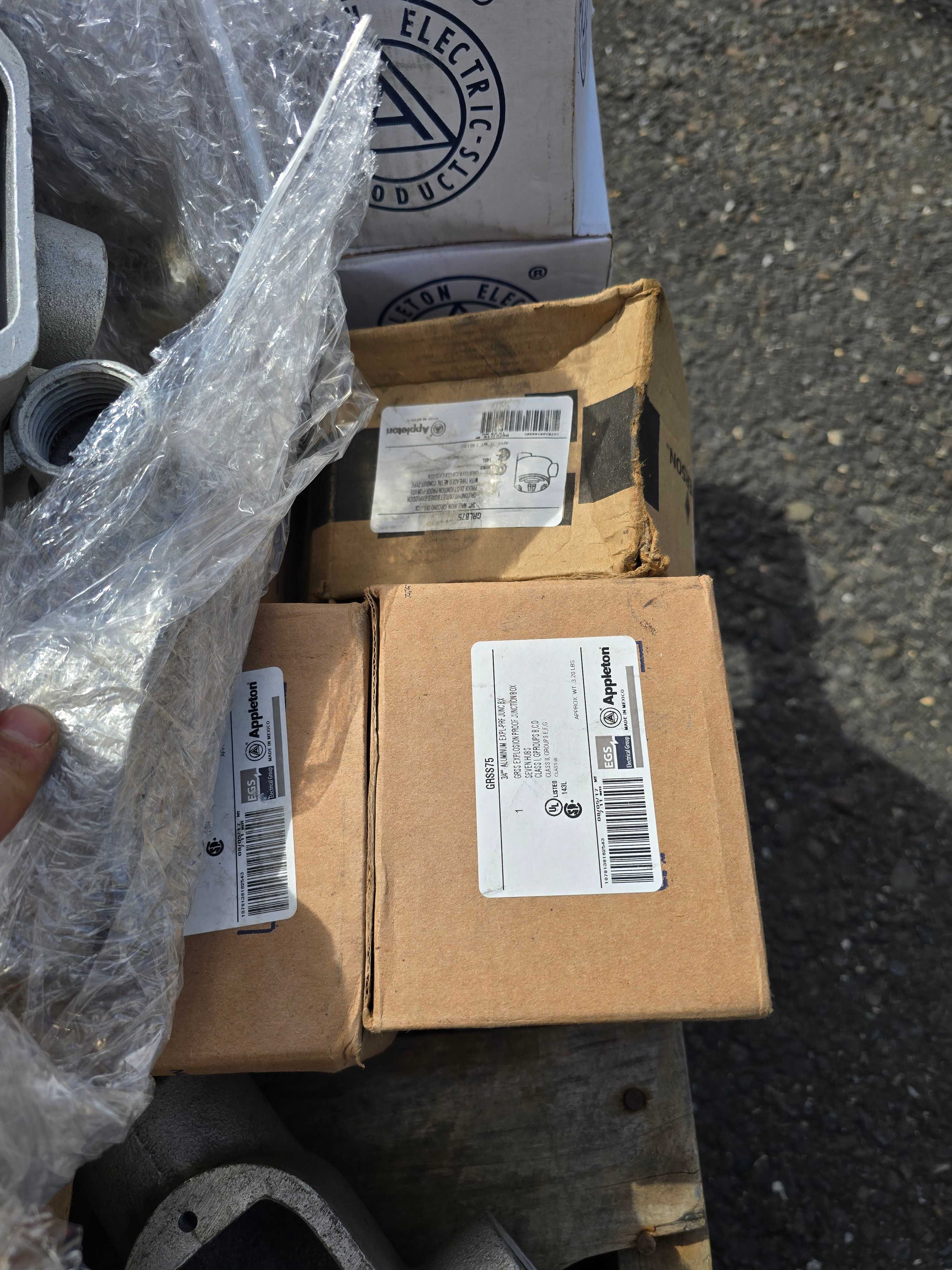 SKID OF APPLETON & OZ GEDNEY CONDUIT FITTINGS - CONDUIT