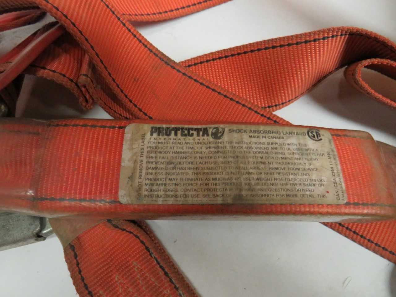 LOT OF 4 ASSORTED PROTECTA & MILLER DURAFLEX, 650-4UYKC, AE542CPW26 SAFETY HARNESSES - SAFETY EQUIPMENT