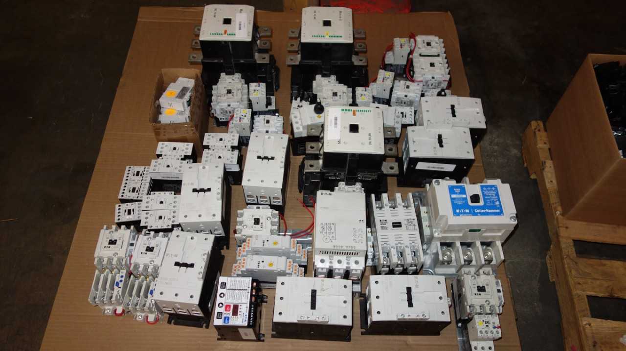 1 PALLET OF ASSORTED EATON MOELLER CONTACTORS, STARTERS - CONTACTORS