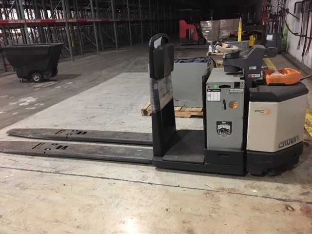 2012 CROWN PC4500-80 CENTER RIDER PALLET JACK, SUWANEE, GA - MATERIAL HANDLING