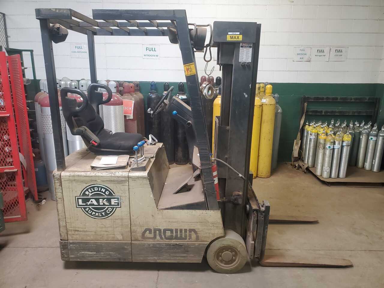 1999 Crown Electric Forklift - FORKLIFTS