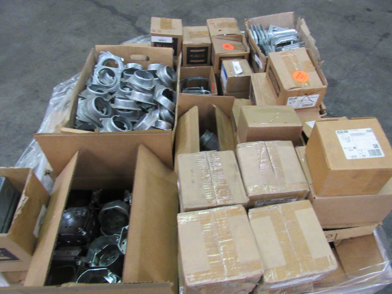 Pallet of 1243x Assorted Raco Electrical Conduit/Fittings, Fuses & Cable/Wire/Cord/Outlets - ELECTRICAL COMPONENTS