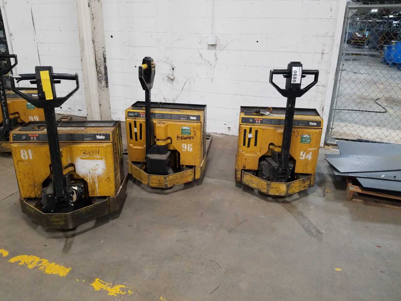 LOT OF 3 YALE ELECTRIC PALLET JACKS - MISCELLANEOUS LOT OF 3 YALE ELECTRIC PALLET JACKS - MISCELLANEOUS