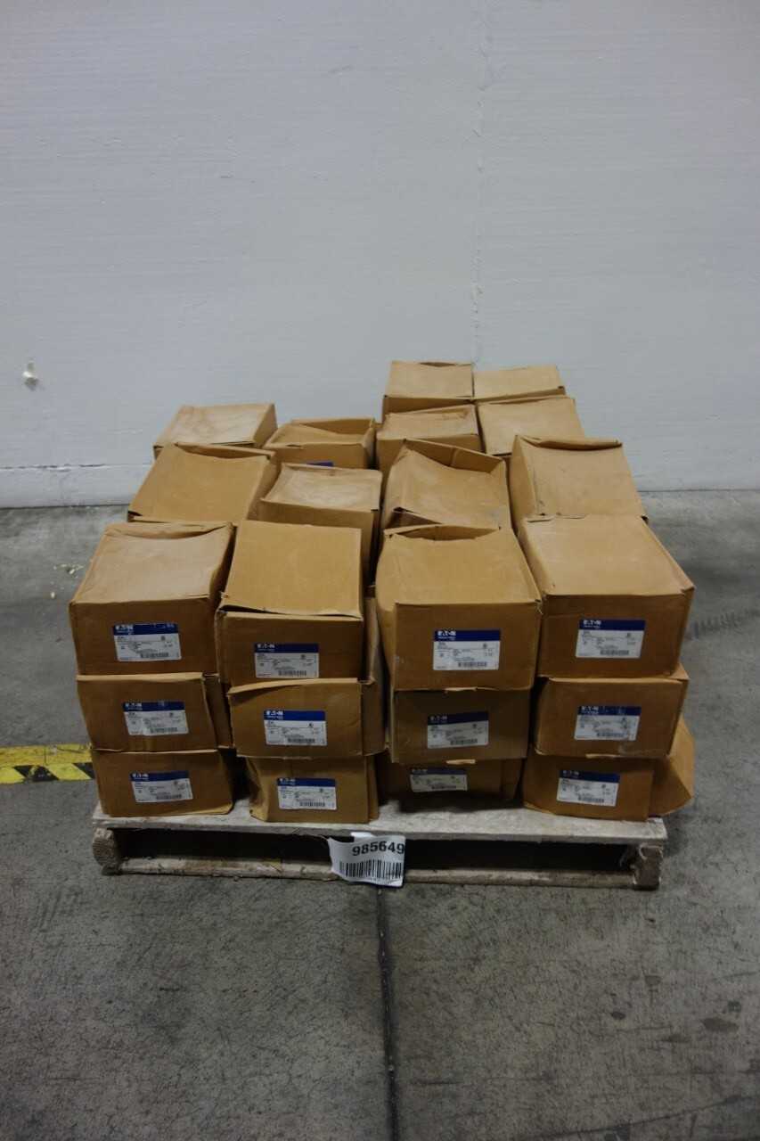 LOT OF EATON CONDUIT BEAM CLAMPS - ELECTRIC POWER TOOLS