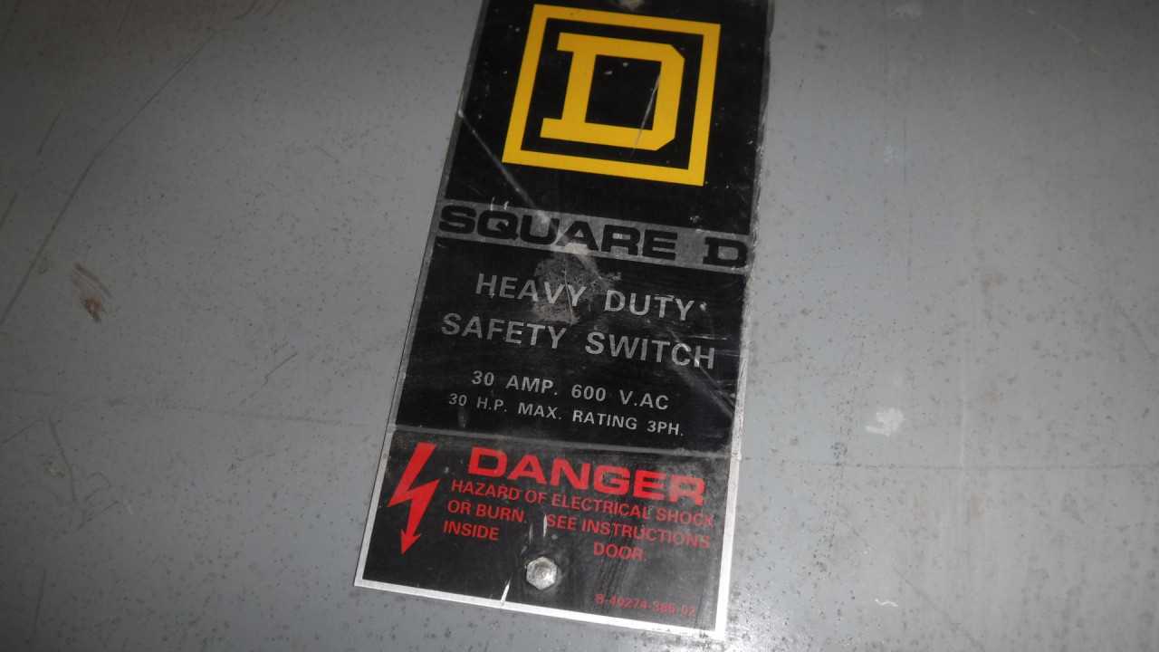 Lot of Five 30 Amp Safety Switches - SAFETY EQUIPMENT