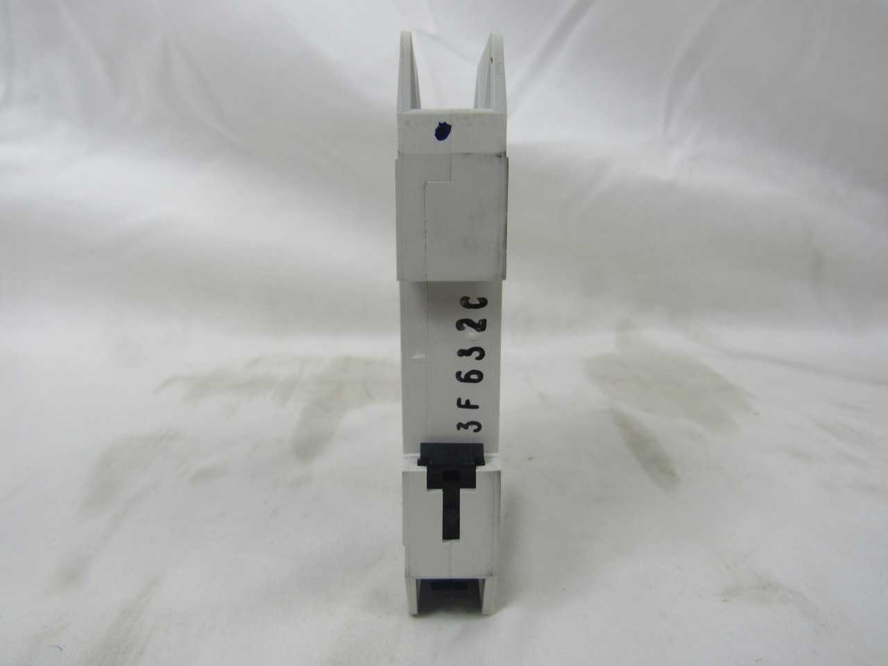 (50) Eaton FAZ-C32/1-RT-SP Plug In FAZ 1P 32A 120/240VAC 50/60Hz - MACHINE TOOLING