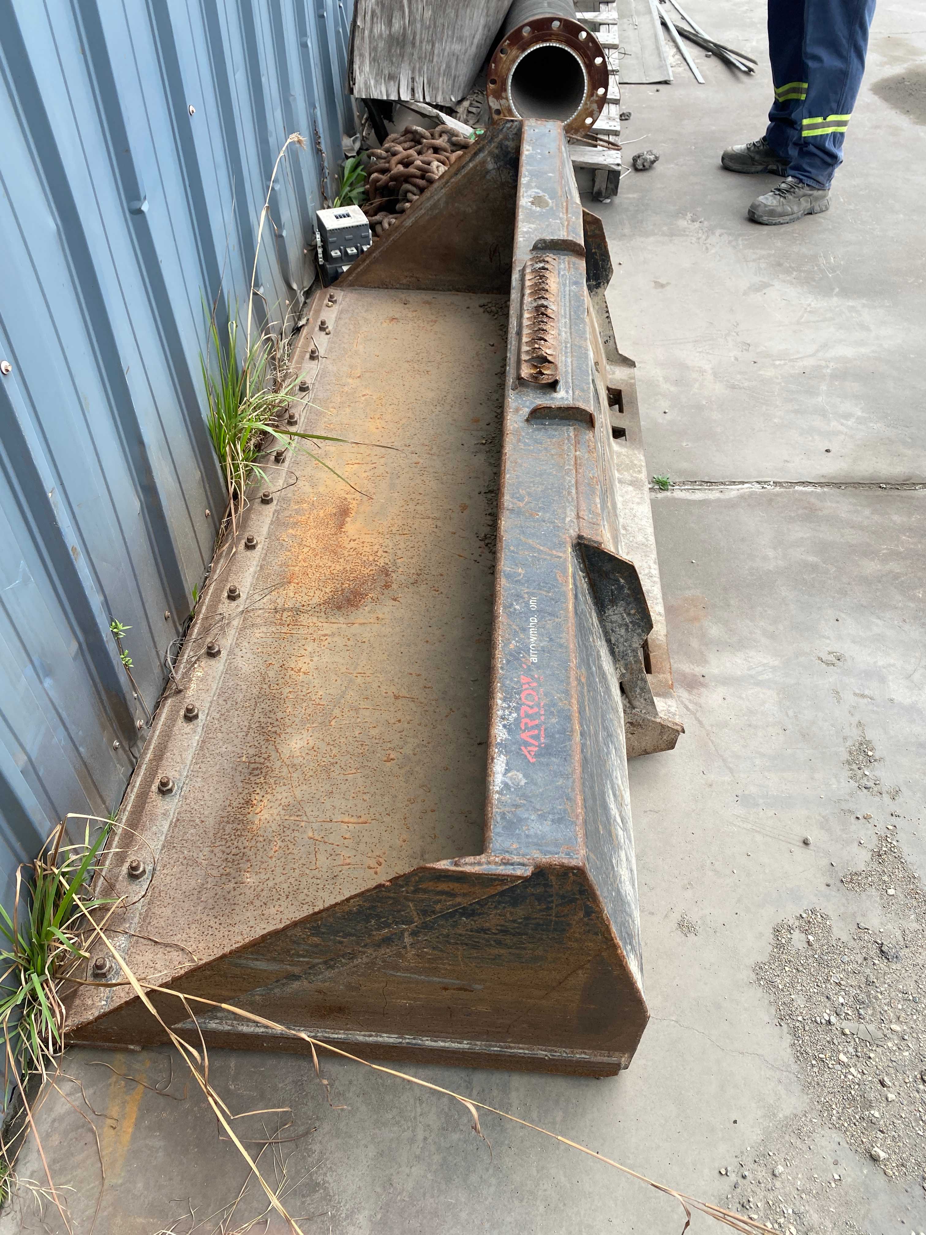 2011 Arrow 84" Skid Steer Front Bucket - CONSTRUCTION EQUIPMENT ATTACHMENTS