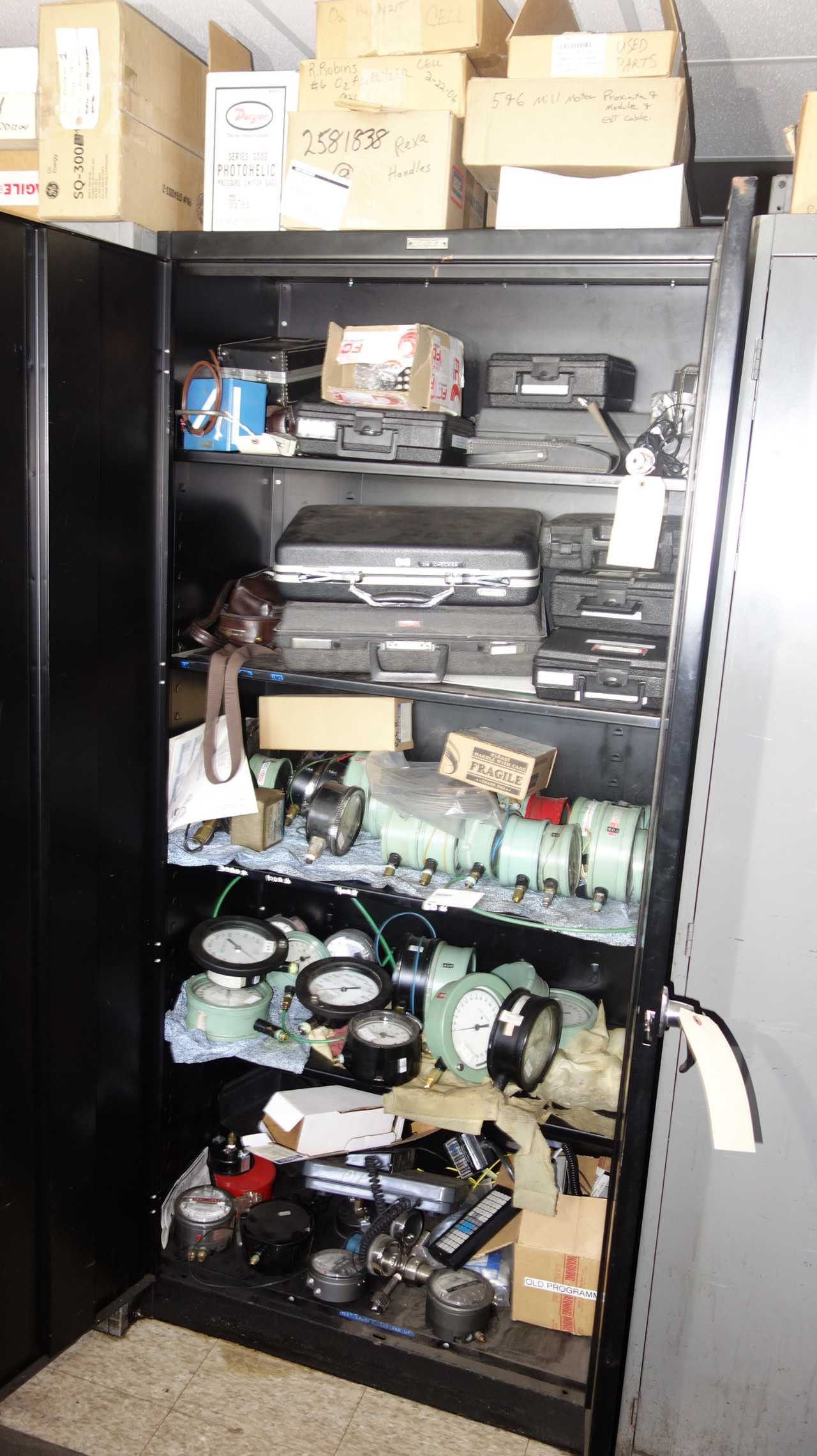CABINET WITH CONTENTS,, INSTRUMENTATION, GAUGES - INDUSTRIAL PARTS
